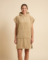 Poncho de playa | Capa con capucha de rizo en arena o taupe