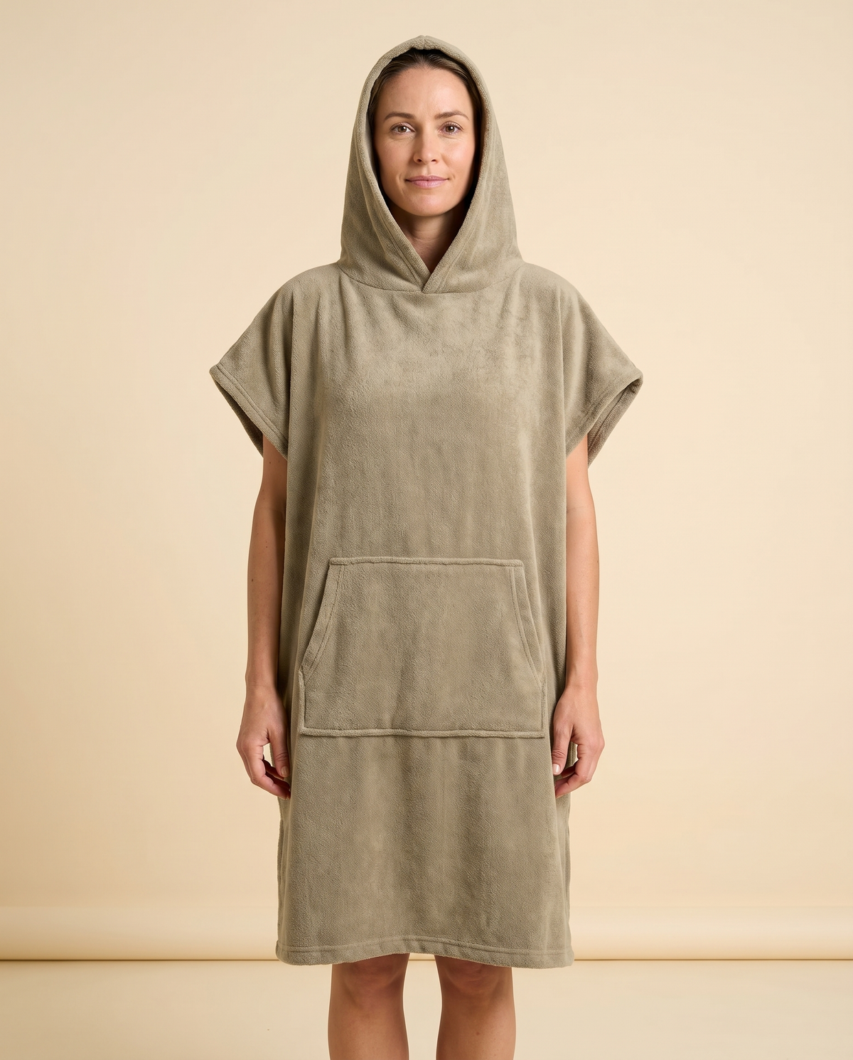 Poncho de playa | Capa con capucha de rizo en arena o taupe